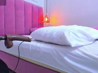 Megansaaenz live cam preview