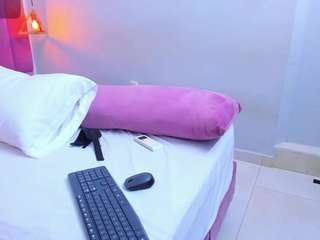 Megansaaenz live cam preview
