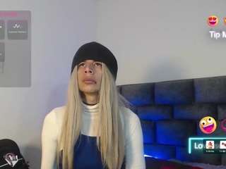 PanteraWhite live cam preview