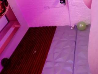 sara-harris7 live profile