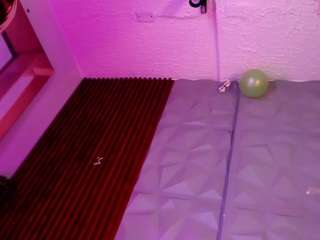 sara-harris7 live profile