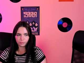 amanda-striking