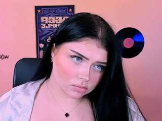 amanda-striking