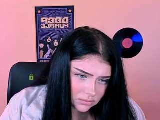 amanda-striking