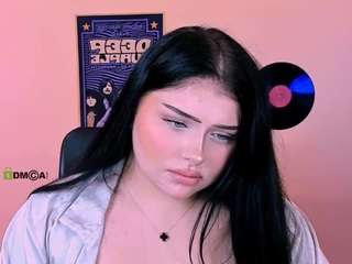 amanda-striking