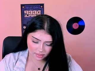 amanda-striking live