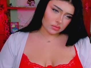 amanda-striking