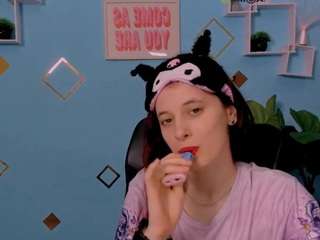 amanda-striking Live Webcam on CamSoda
