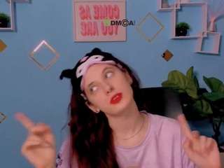 amanda-striking Live Webcam on CamSoda