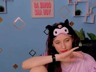 amanda-striking Live Webcam on CamSoda