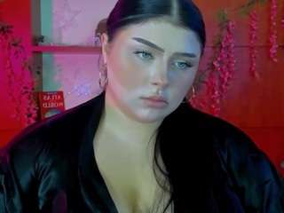 amanda-striking