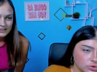 amanda-striking live webcam show
