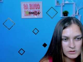amanda-striking live webcam show