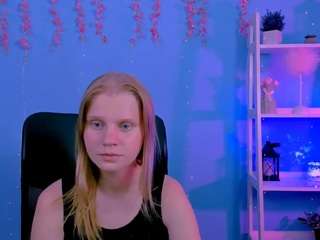 amanda-striking live webcam show