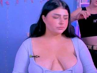 amanda-striking live webcam show