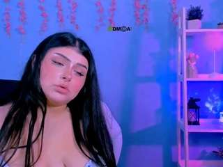 amanda-striking live webcam show