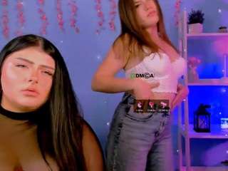 amanda-striking live webcam show