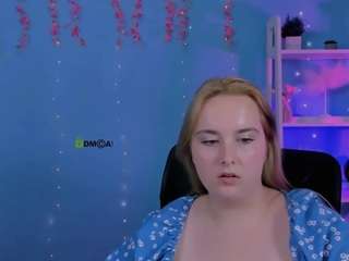 amanda-striking