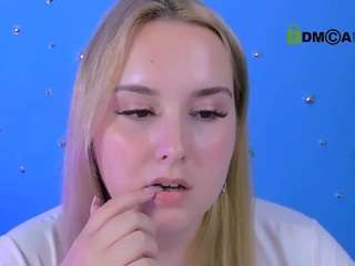 amanda-striking