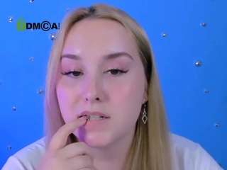 amanda-striking