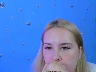 amanda-striking