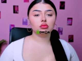 amanda-striking live cam