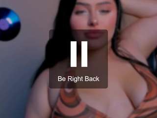 amanda-striking live cam preview