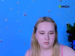 amanda-striking