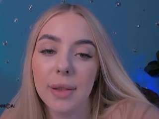 amanda-striking