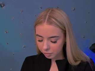 amanda-striking