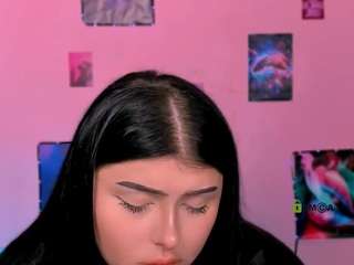 amanda-striking live cam preview