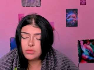 amanda-striking live cam preview