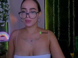 celia-mist live webcam show