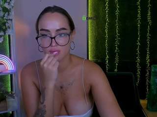 celia-mist live webcam show