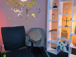 celia-mist live webcam show