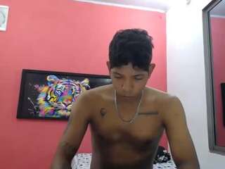 latinosninfomanos live webcam show