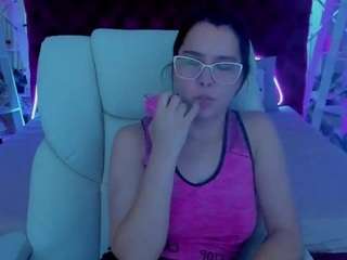 LiviaSshy live cam preview
