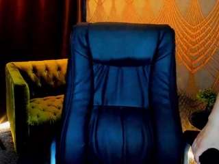 LiviaSshy live cam preview