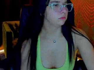 LiviaSshy live cam preview
