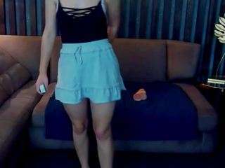 LiviaSshy live cam preview