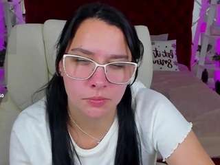 LiviaSshy live cam preview