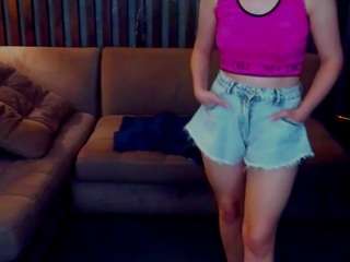 LiviaSshy live cam preview