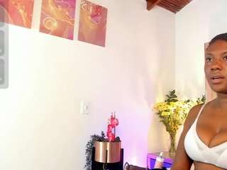 mia-ebony1