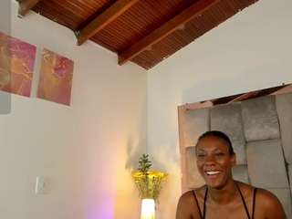 mia-ebony1