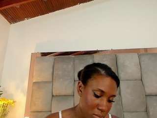 mia-ebony1