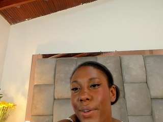 mia-ebony1