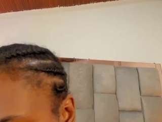 mia-ebony1