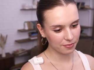 AnissaDruvenga live webcam show