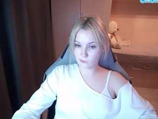 Evelyn live webcam show