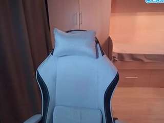 Evelyn live webcam show